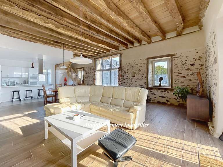 House Montfort-sur-Meu - 6 bedrooms - 350m²