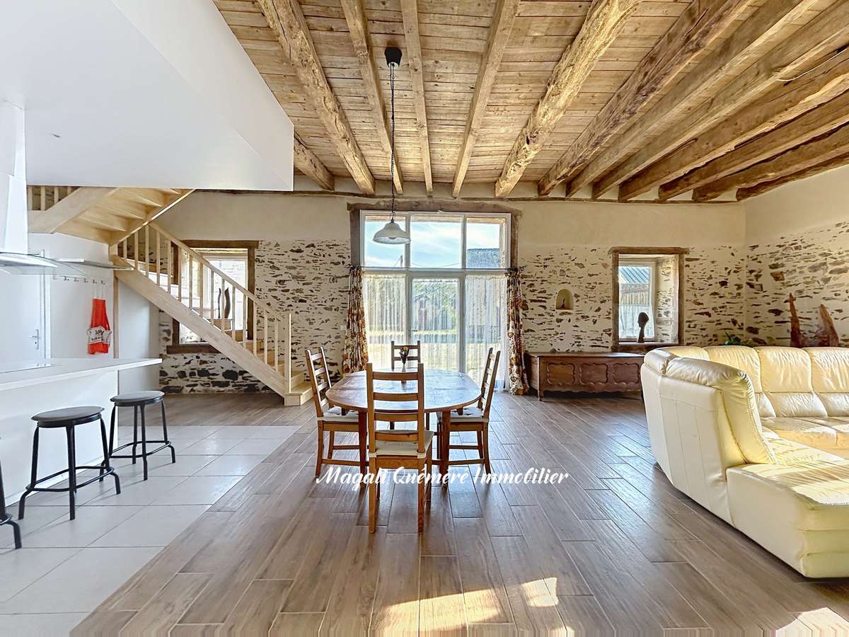 House Montfort-sur-Meu