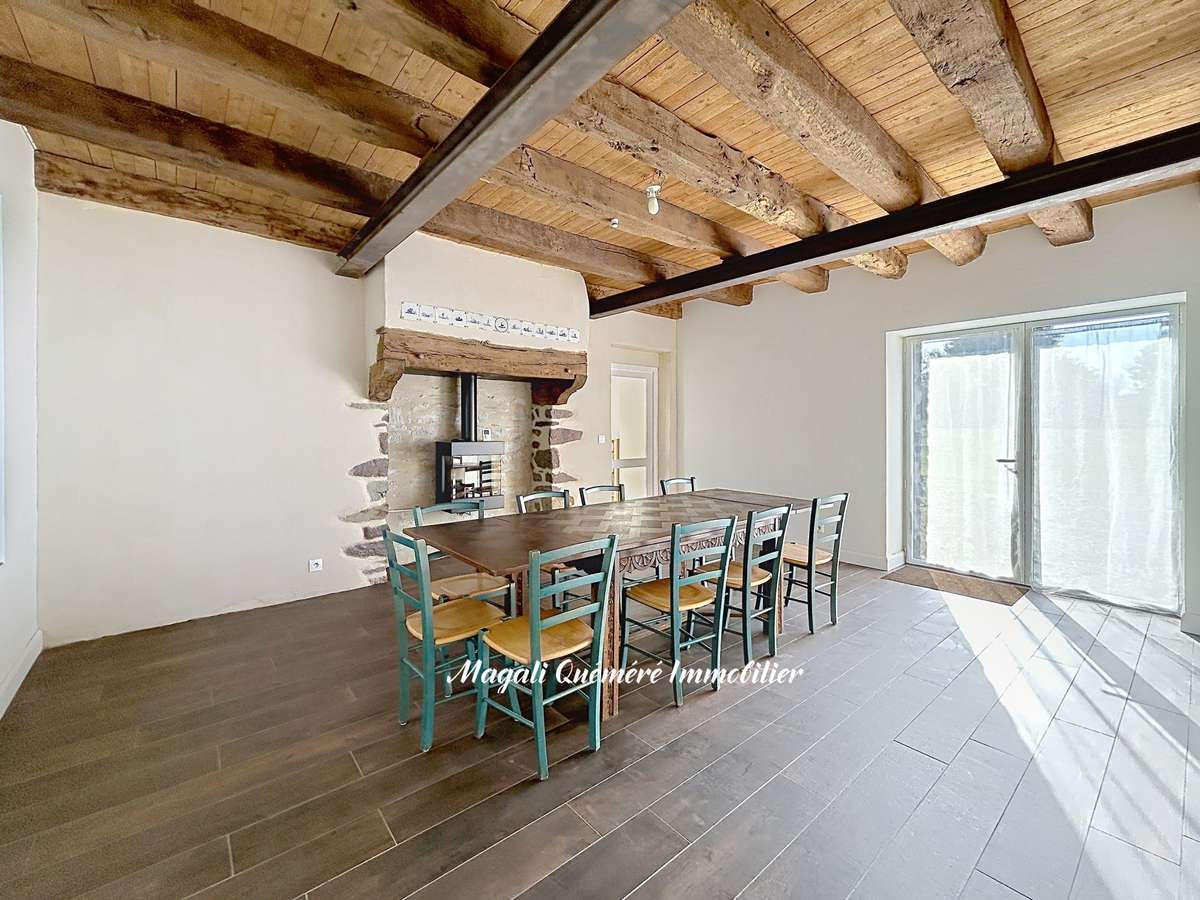 House Montfort-sur-Meu
