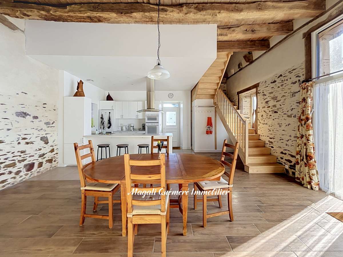 House Montfort-sur-Meu