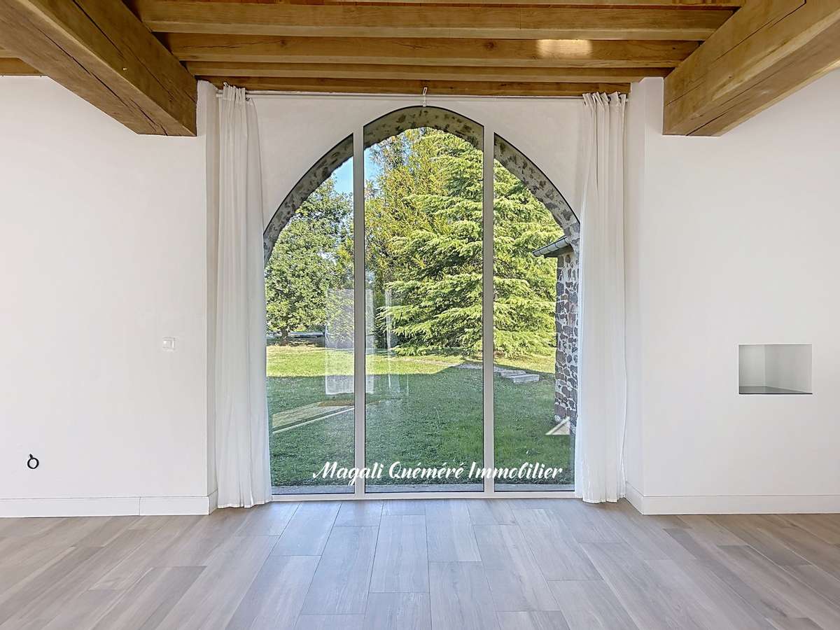 House Montfort-sur-Meu
