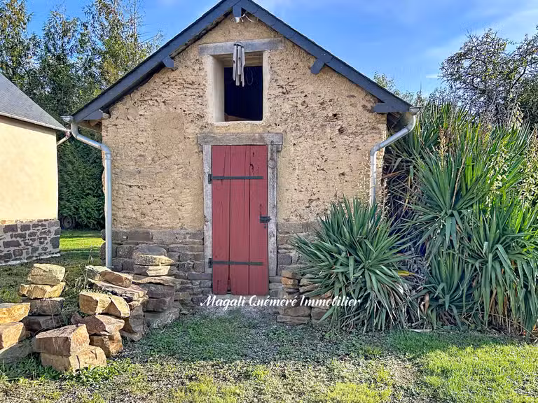 House Montfort-sur-Meu - 6 bedrooms - 350m²