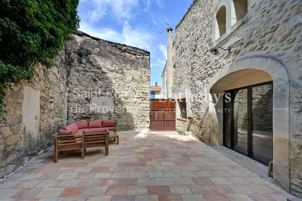House Montfrin
