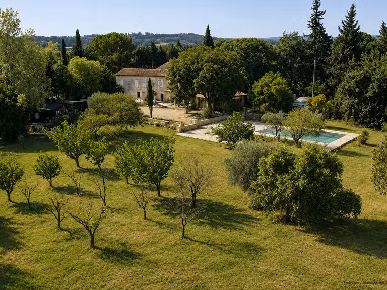Maison Montfrin - 4 chambres - 306m²