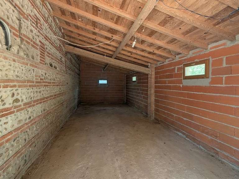 House Montgiscard - 2 bedrooms - 650m²