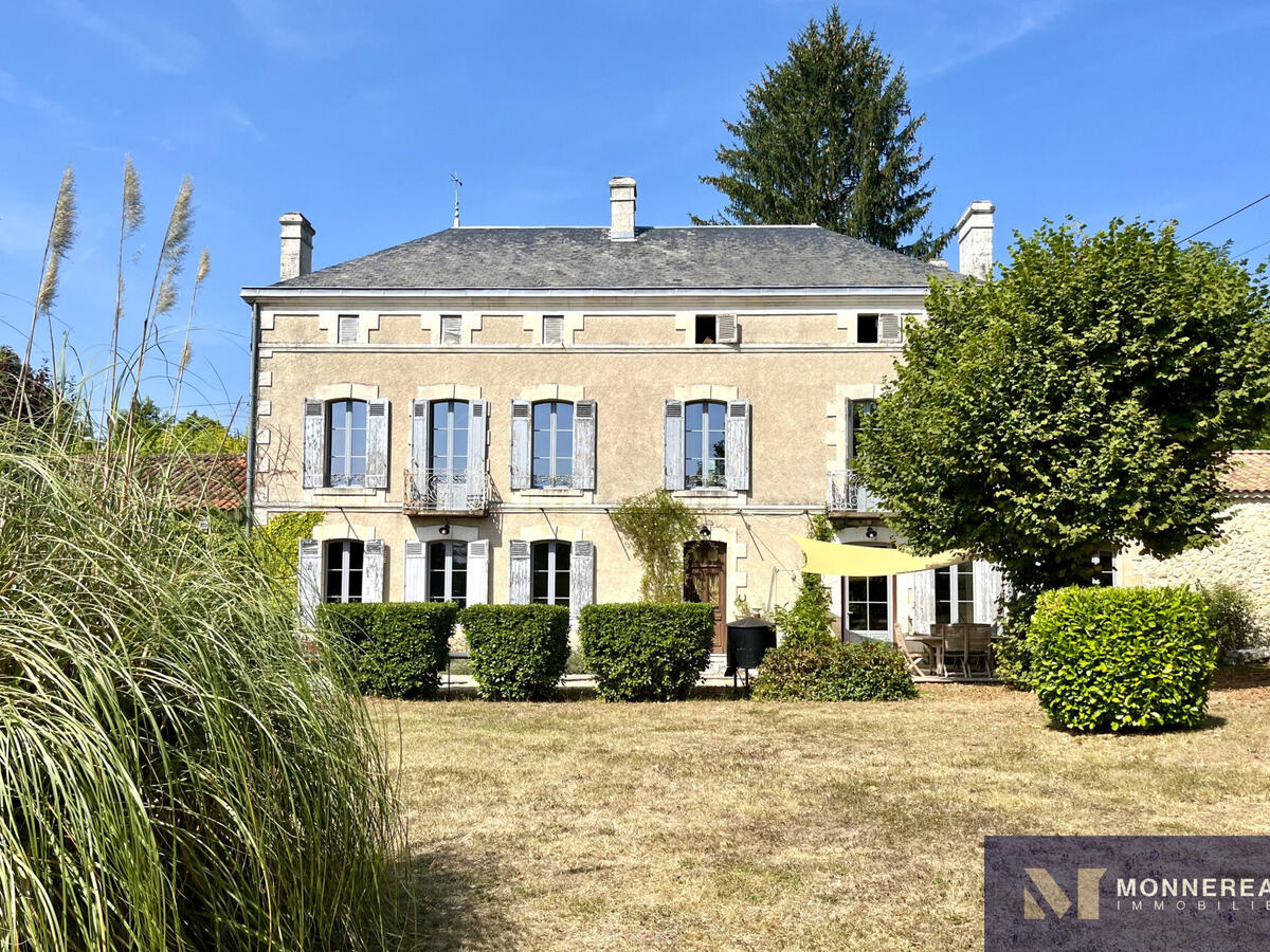 Maison Montguyon