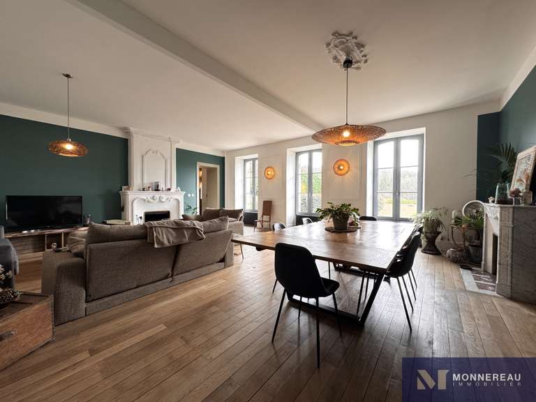 House Montguyon - 5 bedrooms - 262m²