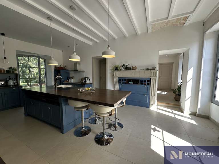 Maison Montguyon - 5 chambres - 262m²