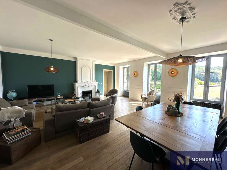 Maison Montguyon - 5 chambres - 262m²