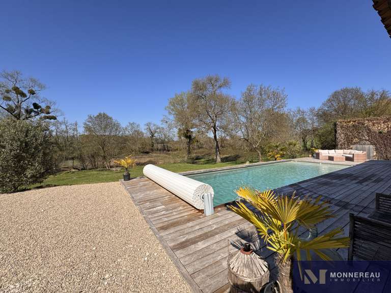 House Montguyon - 5 bedrooms - 262m²