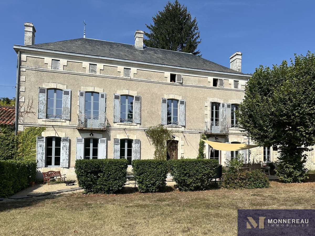 Maison Montguyon
