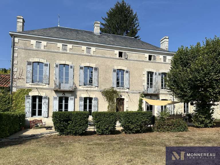 Maison Montguyon - 5 chambres - 262m²