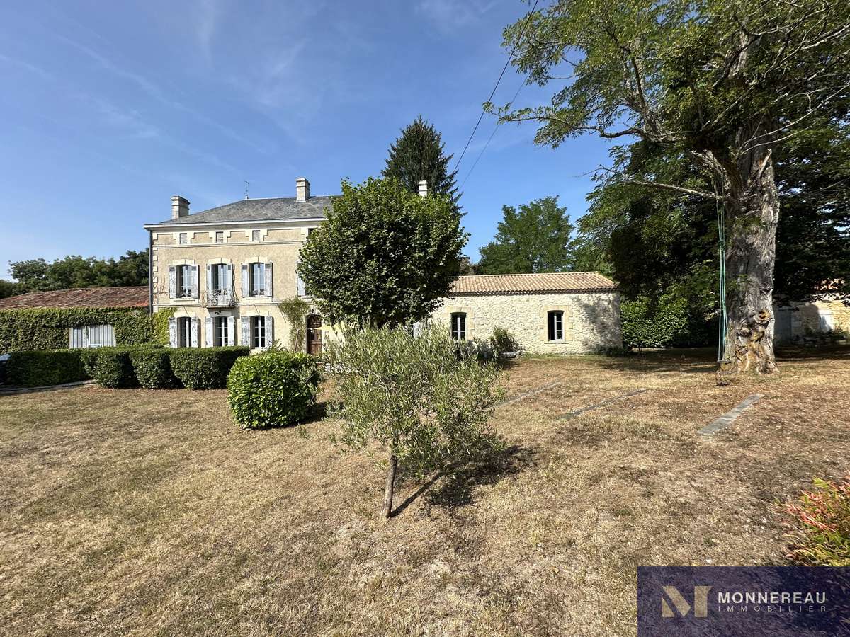Maison Montguyon