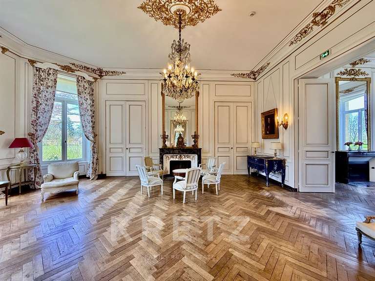 Castle Monthuchon - 16 bedrooms - 911m²