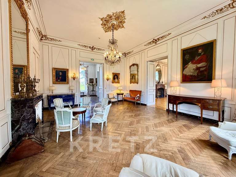 Castle Monthuchon - 16 bedrooms - 911m²