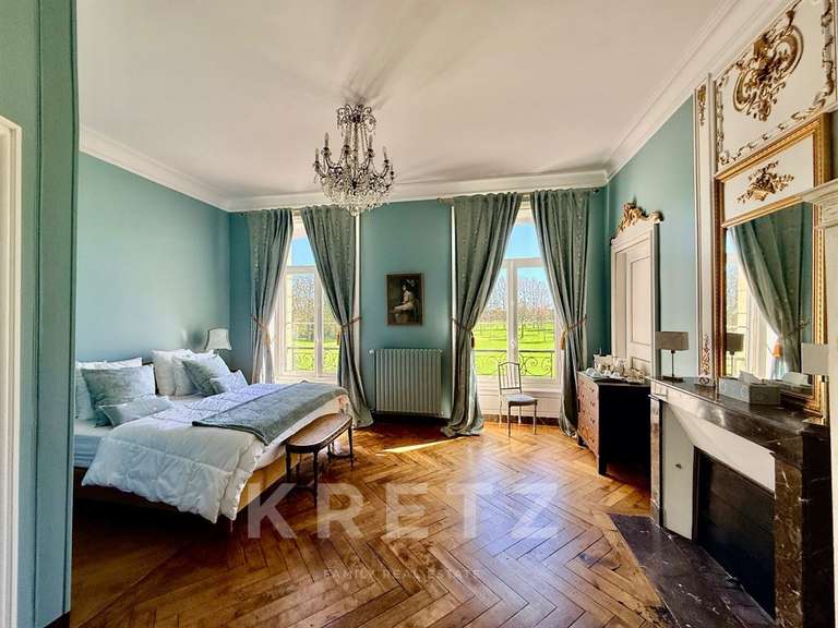 Castle Monthuchon - 16 bedrooms - 911m²