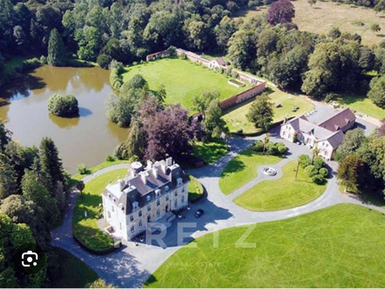 Castle Monthuchon - 16 bedrooms - 911m²