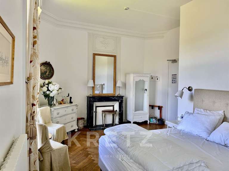 Château Monthuchon - 16 chambres - 911m²