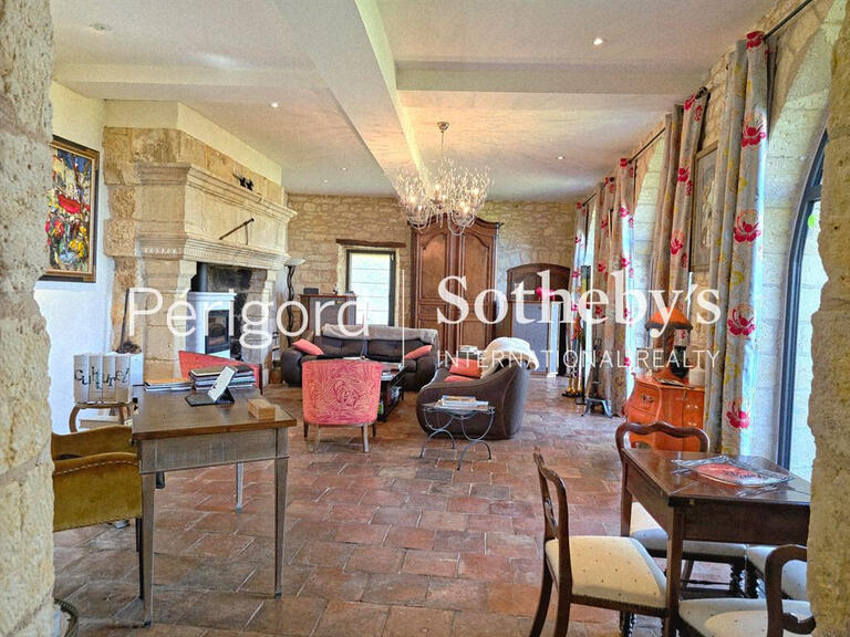 Castle Montignac - 15 bedrooms - 532m²
