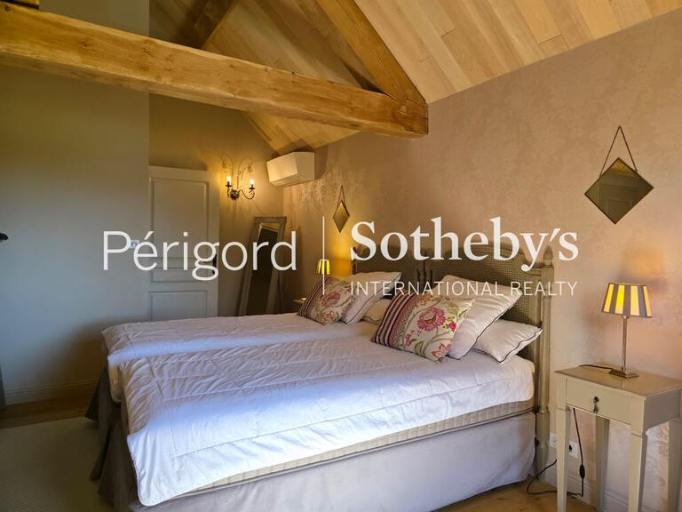 Castle Montignac - 15 bedrooms - 532m²