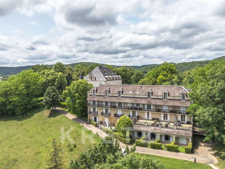 Château Montignac - 42 chambres - 2340m²