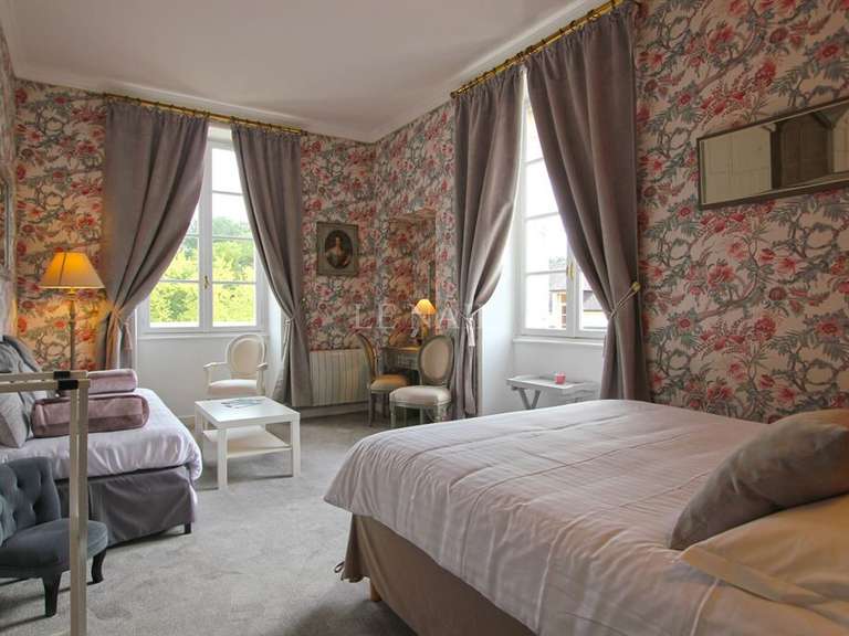 Château Montignac - 15 chambres - 1300m²