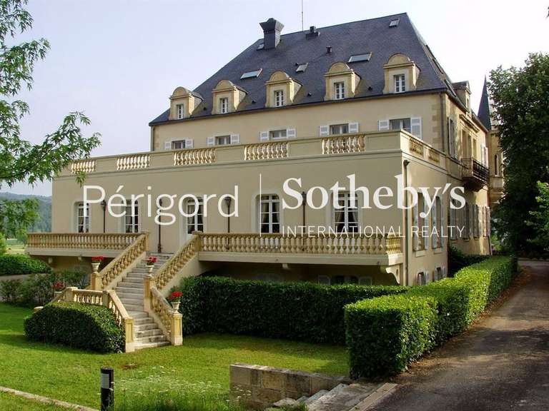 Château Montignac - 46 chambres - 2300m²