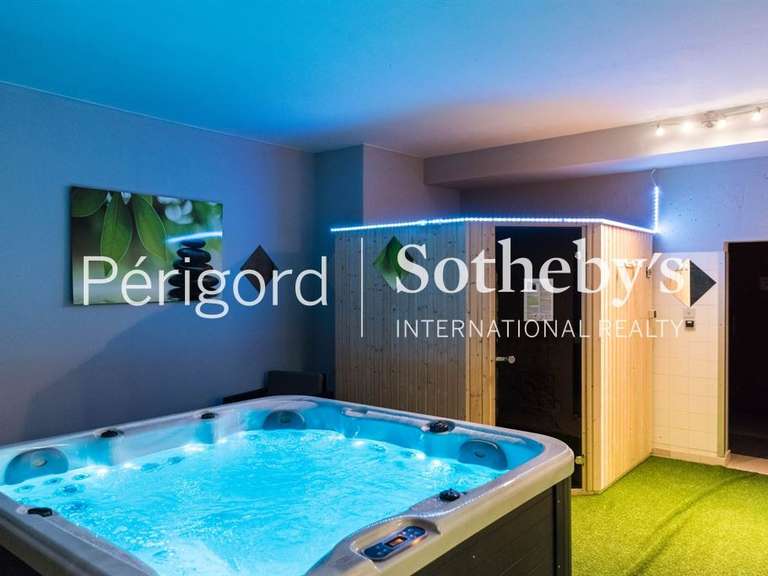 Maison Montignac - 46 chambres - 2300m²