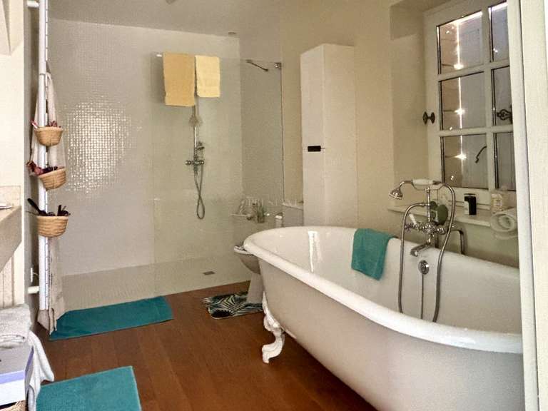 Propriété Montignac - 8 chambres - 287m²