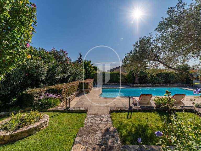Maison Montignargues - 6 chambres - 210m²
