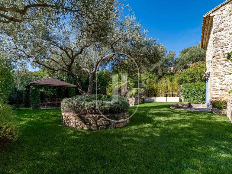 Maison Montignargues - 6 chambres - 210m²