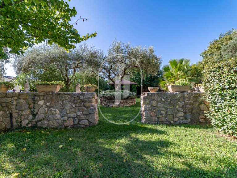 Propriété Montignargues - 6 chambres - 210m²