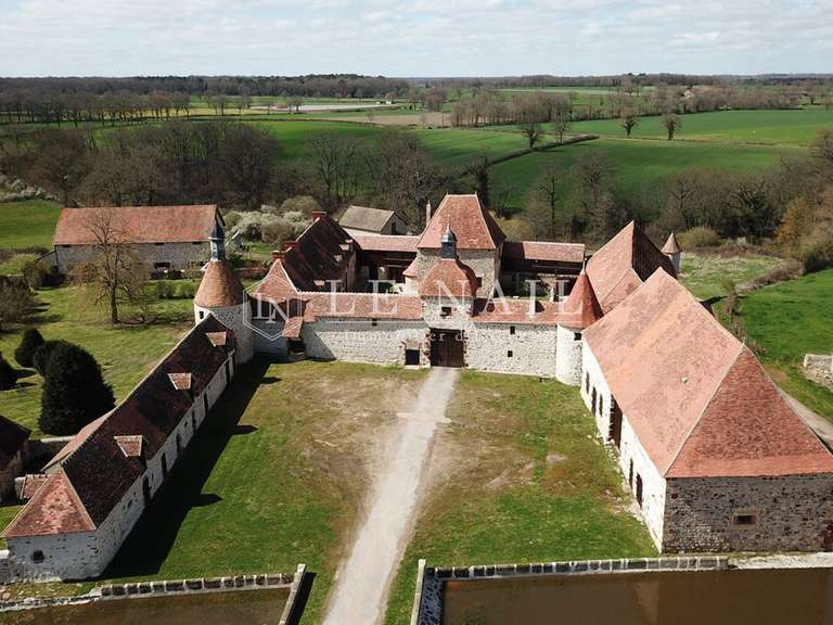 Château Montluçon - 2 chambres - 370m²