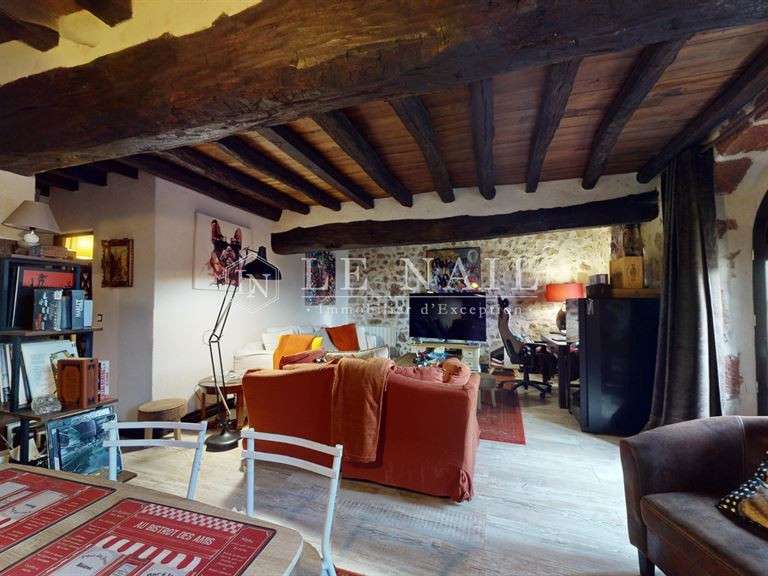 Castle Montluçon - 2 bedrooms - 370m²