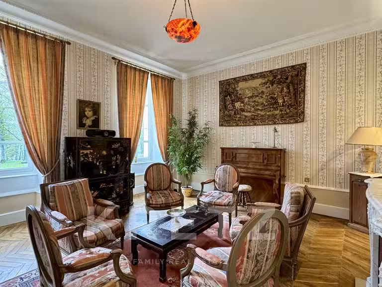 Château Montluçon - 10 chambres - 570m²