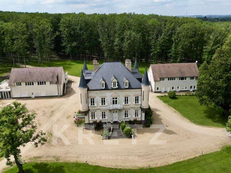 Château Montluçon - 10 chambres - 570m²