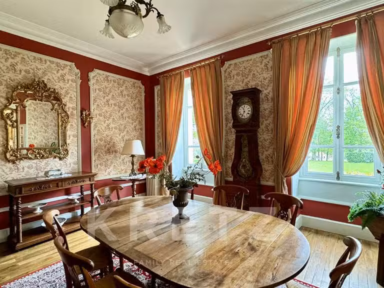 Château Montluçon - 10 chambres - 570m²