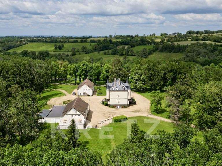 Château Montluçon - 10 chambres - 570m²