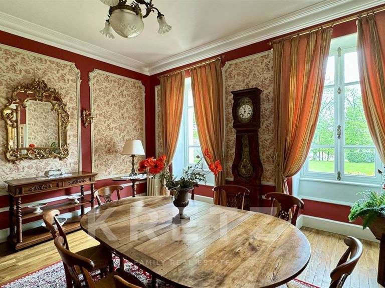 Château Montluçon - 10 chambres - 570m²