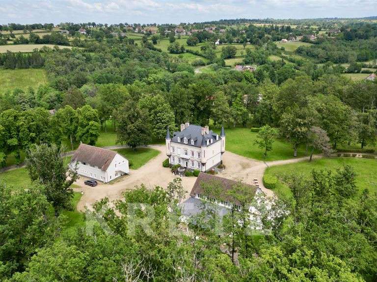 Château Montluçon - 10 chambres - 570m²