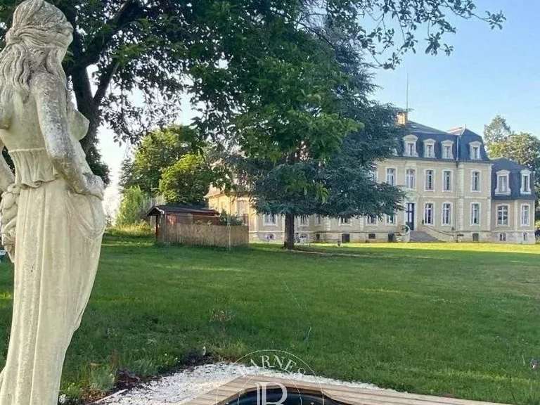 Château Montluçon - 11 chambres - 1390m²