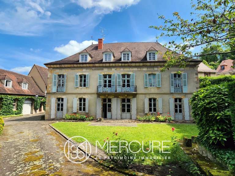 Maison Montluçon - 9 chambres - 558m²