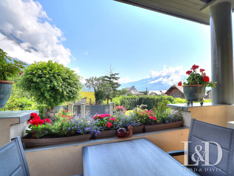Maison Montmélian - 3 chambres - 212m²