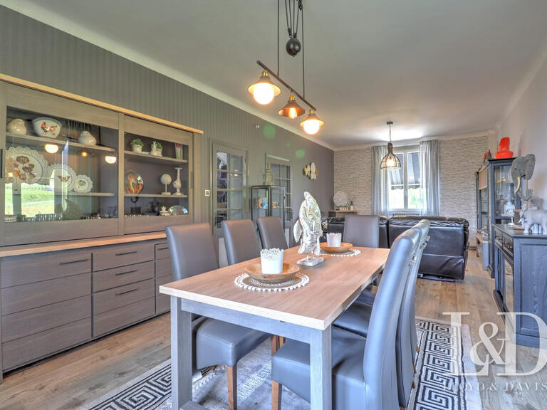 Maison Montmélian - 3 chambres - 212m²