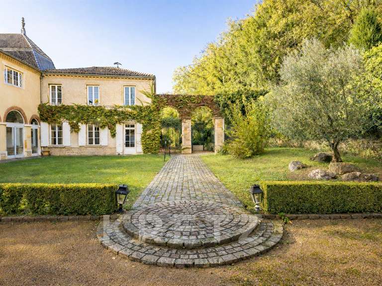 Château Montmerle-sur-Saône - 7 chambres - 1000m²