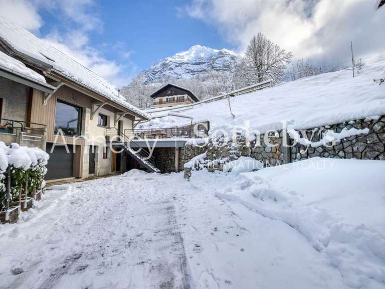 House Montmin - 4 bedrooms - 136m²