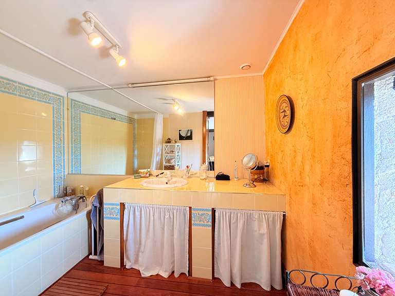 Maison Montmoreau - 4 chambres - 313m²