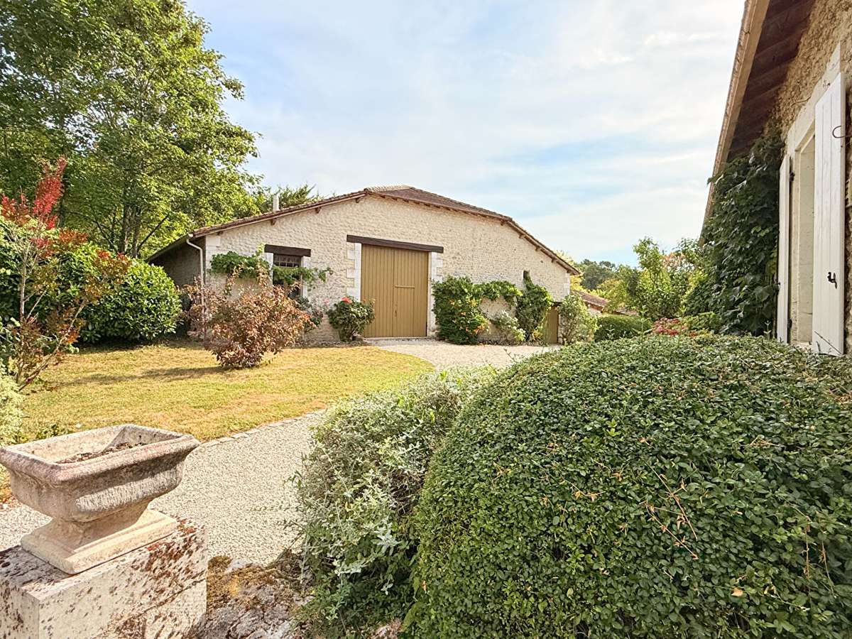 Maison Montmoreau