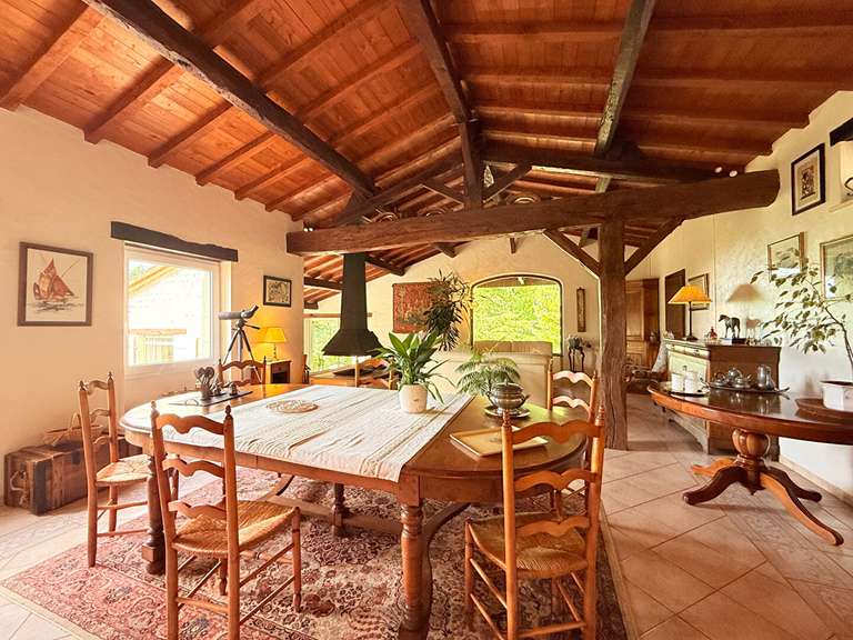 Maison Montmoreau - 4 chambres - 313m²