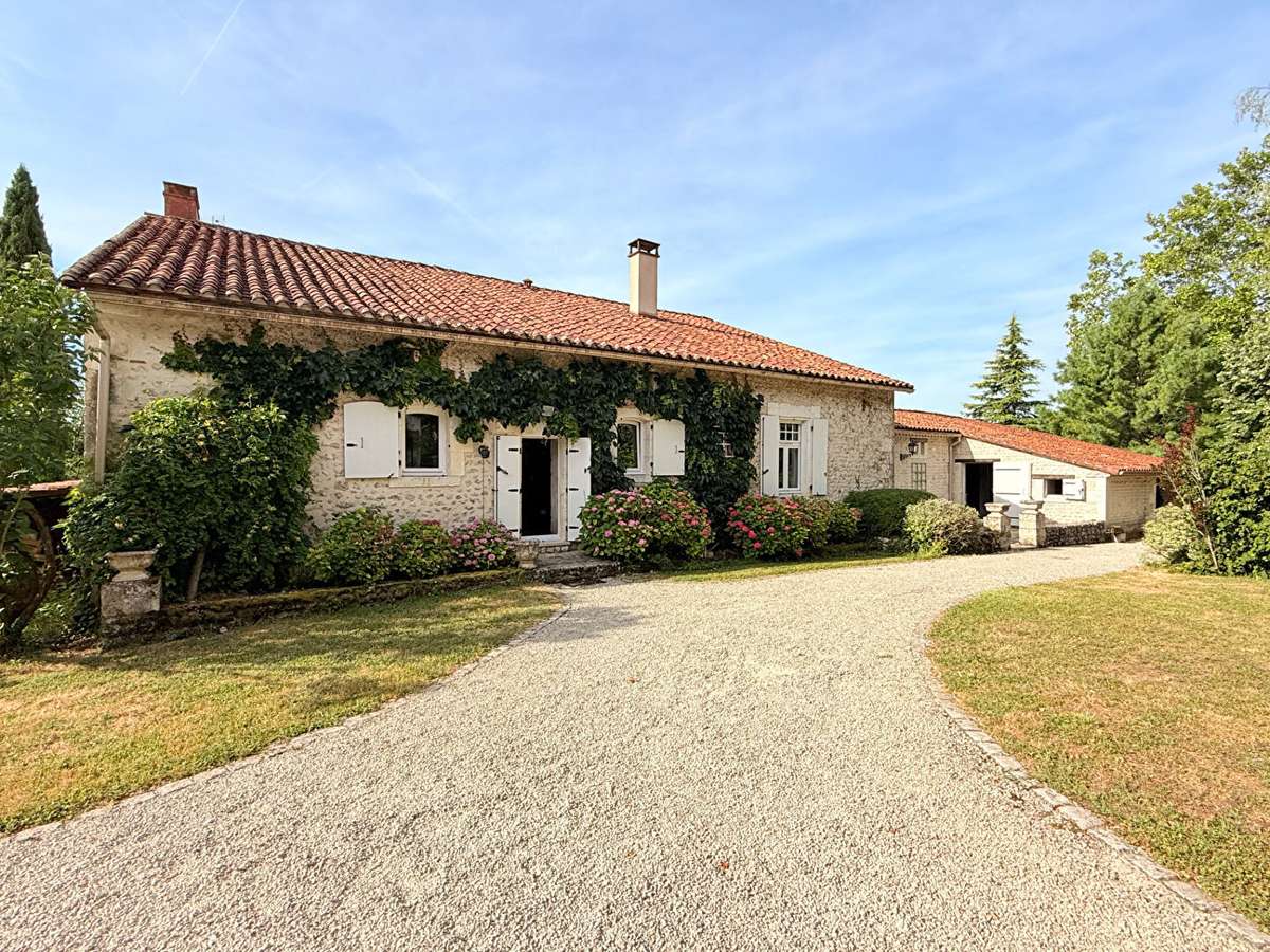 Maison Montmoreau